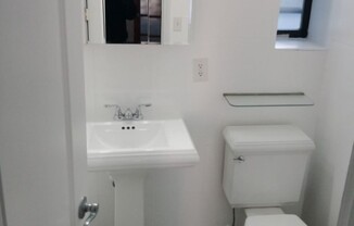 2 beds, 1 bath, $5,495, Unit 2