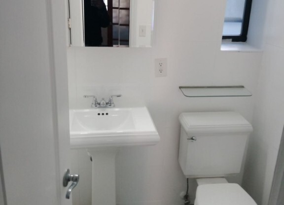 3 beds, 1 bath, $6,995, Unit 2A