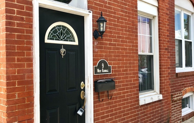 2 Bedroom EOG Townhome in Federal Hill W/ Parking