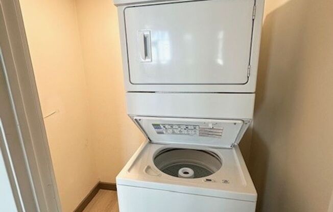 1 bed, 1 bath, 640 sqft, $2,895, Unit 212