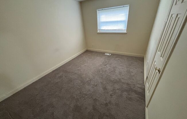 1 bed, 1 bath, $950, Unit 0037ATH