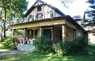 221 N FEW ST