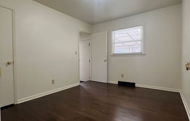 3 beds, 1 bath, $1,595