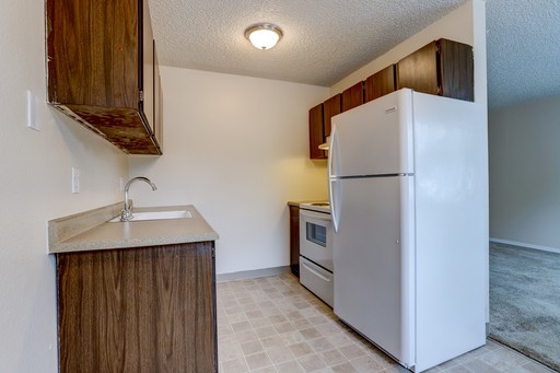Studio, 1 bath, 485 sqft, $1,095, Unit 63