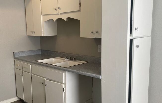 1 bed, 1 bath, 480 sqft, $750, Unit 6