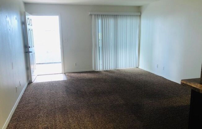 1 bed, 1 bath, 650 sqft, $975, Unit Unit 21