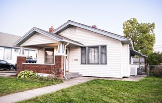 Large 2 Bed 2 Bath Home w/ Detached Garage in the Heart of Spokane!