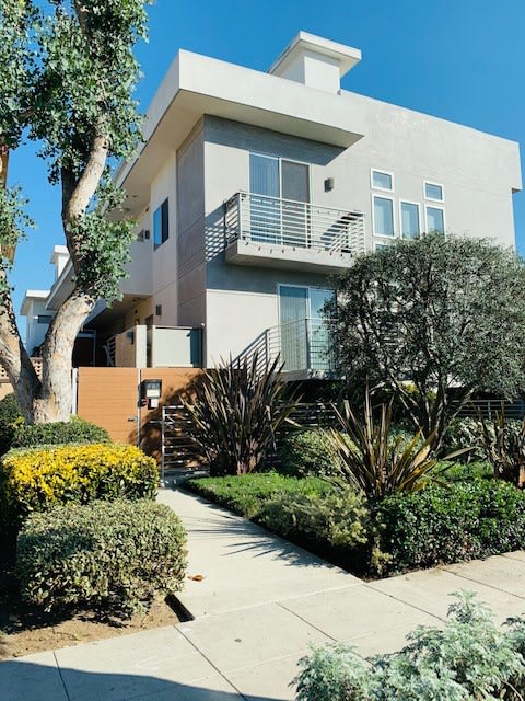 Lido Apartments - 3630 Mentone Ave