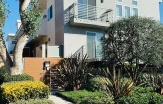 Welcome to Lido Apartments - 3630 Mentone Ave