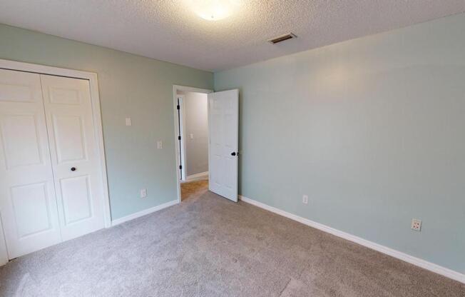 3 beds, 2 baths, 2,043 sqft, $1,700