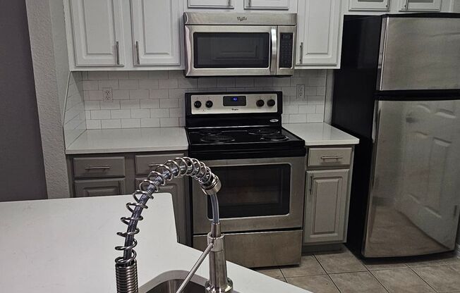 1 bed, 1 bath, 732 sqft, $1,250, Unit 06205