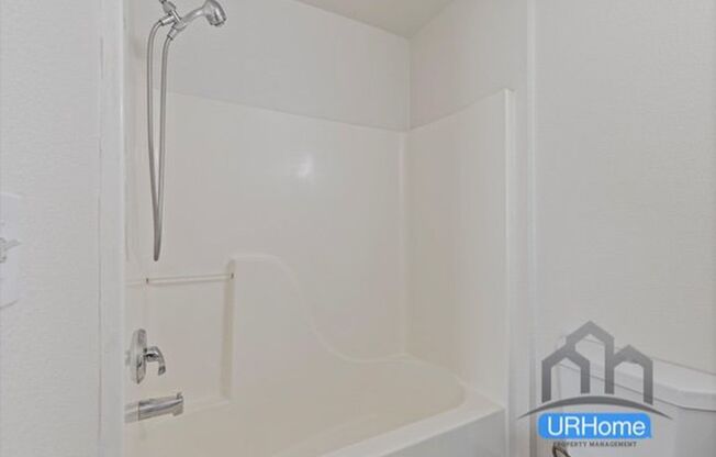 3 beds, 2 baths, 1,200 sqft, $1,750, Unit 8