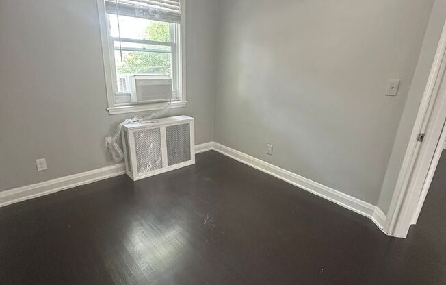 918 Saint Dunstans Rd