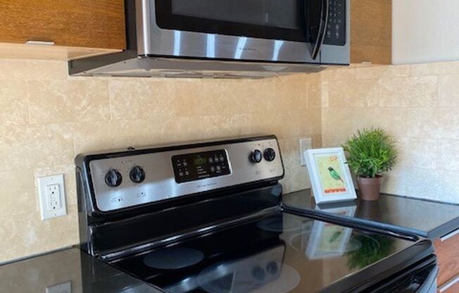 1 bed, 1 bath, 646 sqft, $1,465, Unit 404