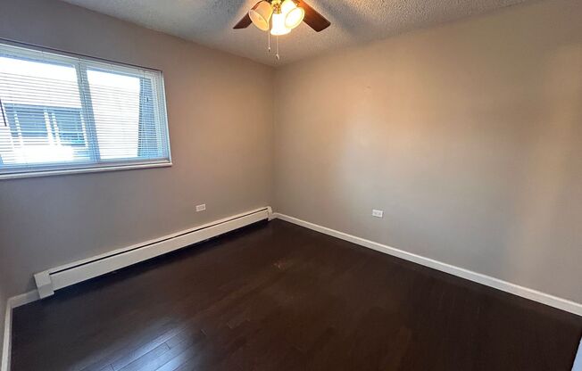 2 beds, 1.5 baths, $1,400