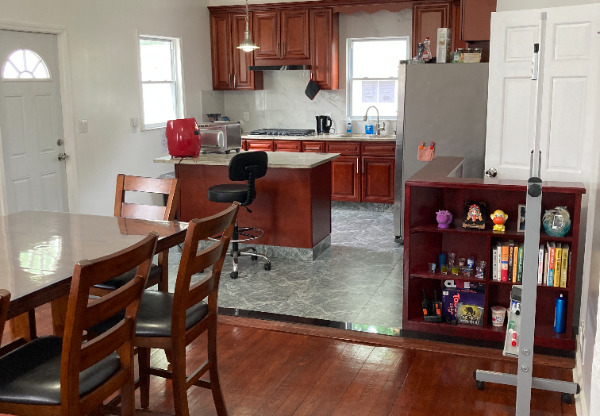 72 Standish Ave