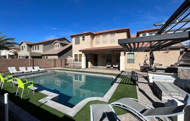 5 Bedroom Home in the Montelena Neighborhood near E Ocotillo Rd and S Ellsworth Rd!