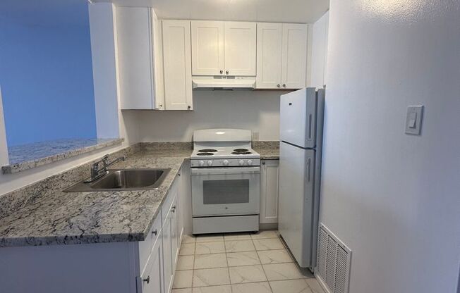 Studio, 1 bath, $1,800