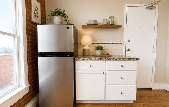 Studio, 1 bath, 275 sqft, $1,495, Unit 211
