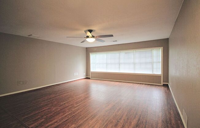 3 BD 2 BA AVAILABLE NOW!! NEAR LOOKOUT RD