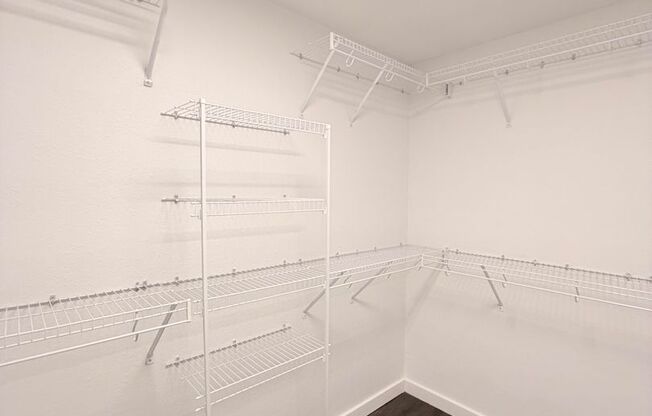 2 beds, 1.5 baths, 950 sqft, $2,350, Unit 315