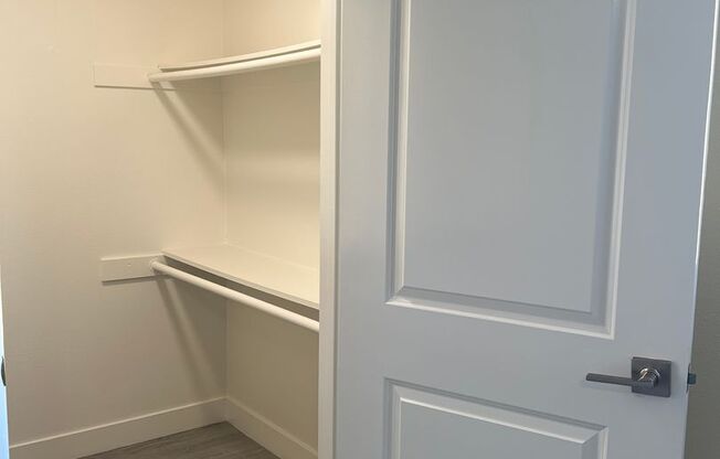 1 bed, 1 bath, 900 sqft, $2,025, Unit 381-35