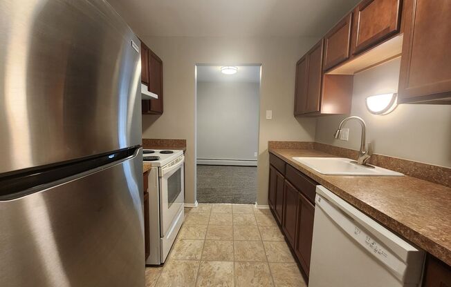 2 beds, 1 bath, 900 sqft, $1,285, Unit 101