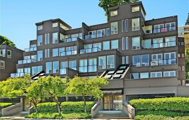 South Lake Union / Queen Anne Condo at The Lakewest