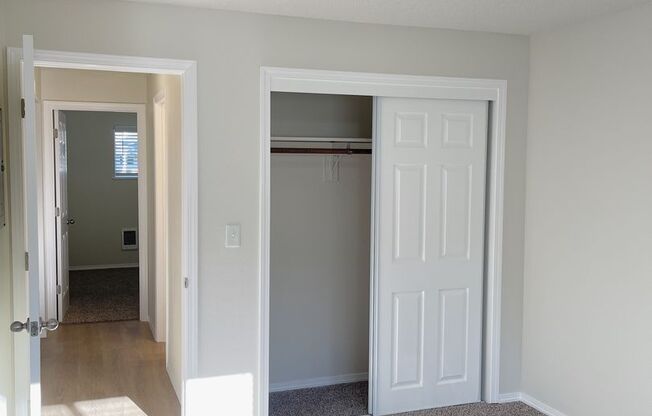 2 beds, 1 bath, 845 sqft, $1,595, Unit 26