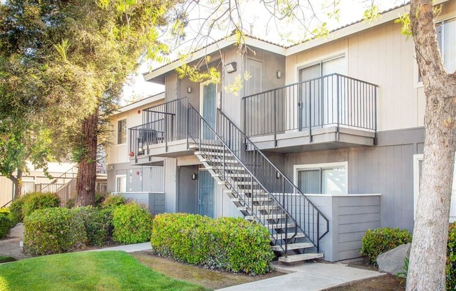Greenspace Walking Trails at Courtyard at Central Park Apartments, Fresno, 93722