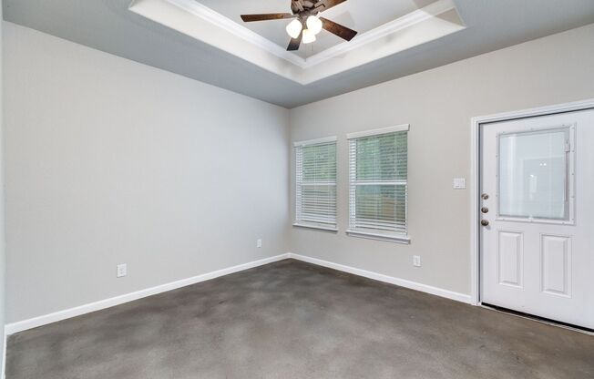 926 Country Club Dr