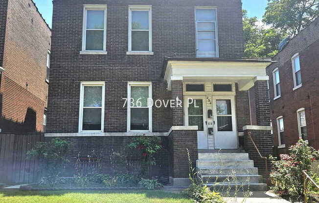 736 DOVER PL