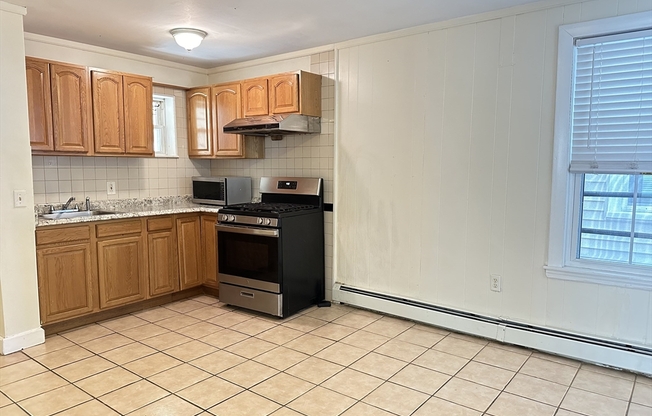 2 beds, 1 bath, 900 sqft, $2,100, Unit 1