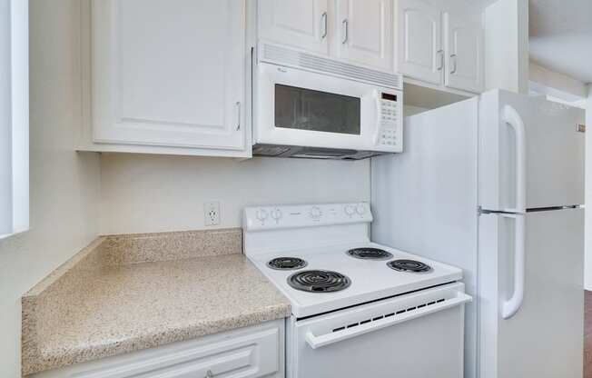 Kitchen Appliances at Highlander Park Apts, California