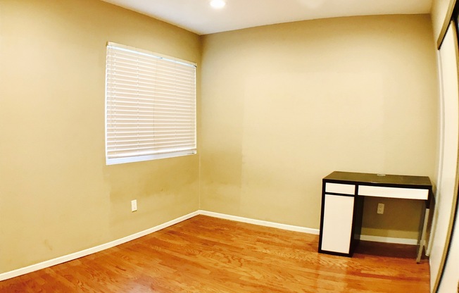 Panoramic Views From Balcony Attached Garage