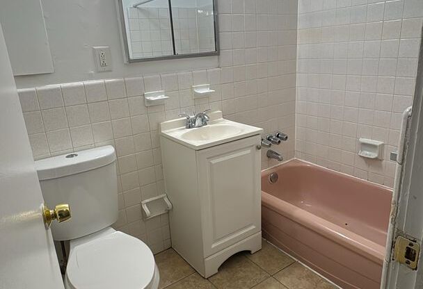 Majestic Court Apartments