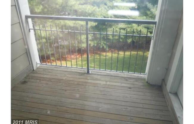 3 Bedroom Condo Located In The Kentlands