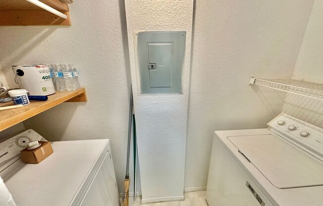 2 beds, 1 bath, 810 sqft, $1,395, Unit r2550n3304