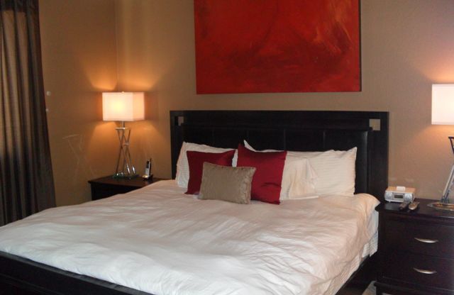 2 beds, 2 baths, $2,100, Unit 101