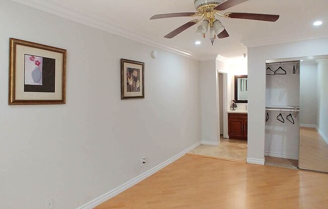 2 beds, 2 baths, 910 sqft, $2,850, Unit 512