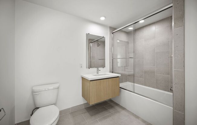 3 beds, 3 baths, 938 sqft, $3,188.57, Unit 606