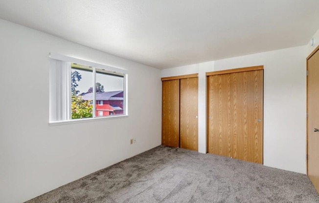 Plush Carpeting at Alder Creek Apartments, Vancouver Washington