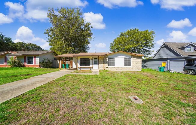 Charming 3-Bedroom Home in Universal City - Realtor Commission: $350