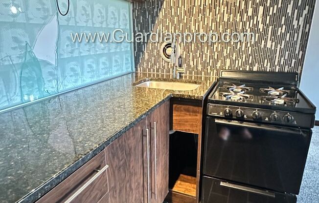 1 bed, 1 bath, $875, Unit #25