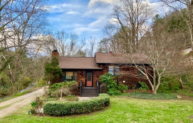 Beautiful Creekside Cottage in North Asheville