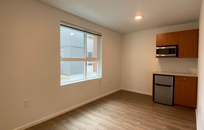Studio, 1 bath, 175 sqft, $1,295, Unit 5211
