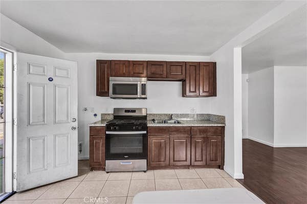 1401 E 118 ST