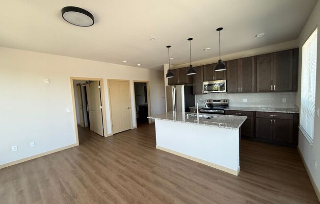 2 beds, 1 bath, 858 sqft, $2,100, Unit #300