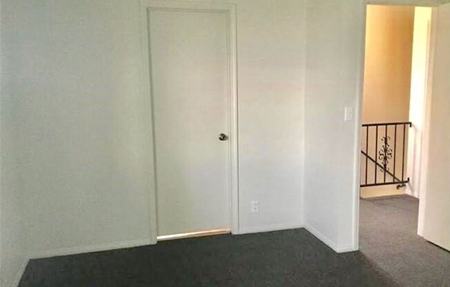 2 beds, 1 bath, $2,000