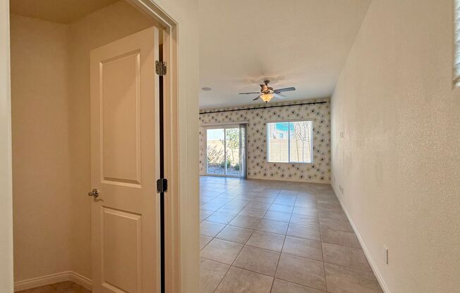 NEVER LIVED IN 4 BED 2.5 BATH 2 CAR GARAGE SINGLE FAMILY HOME FOR RENT!